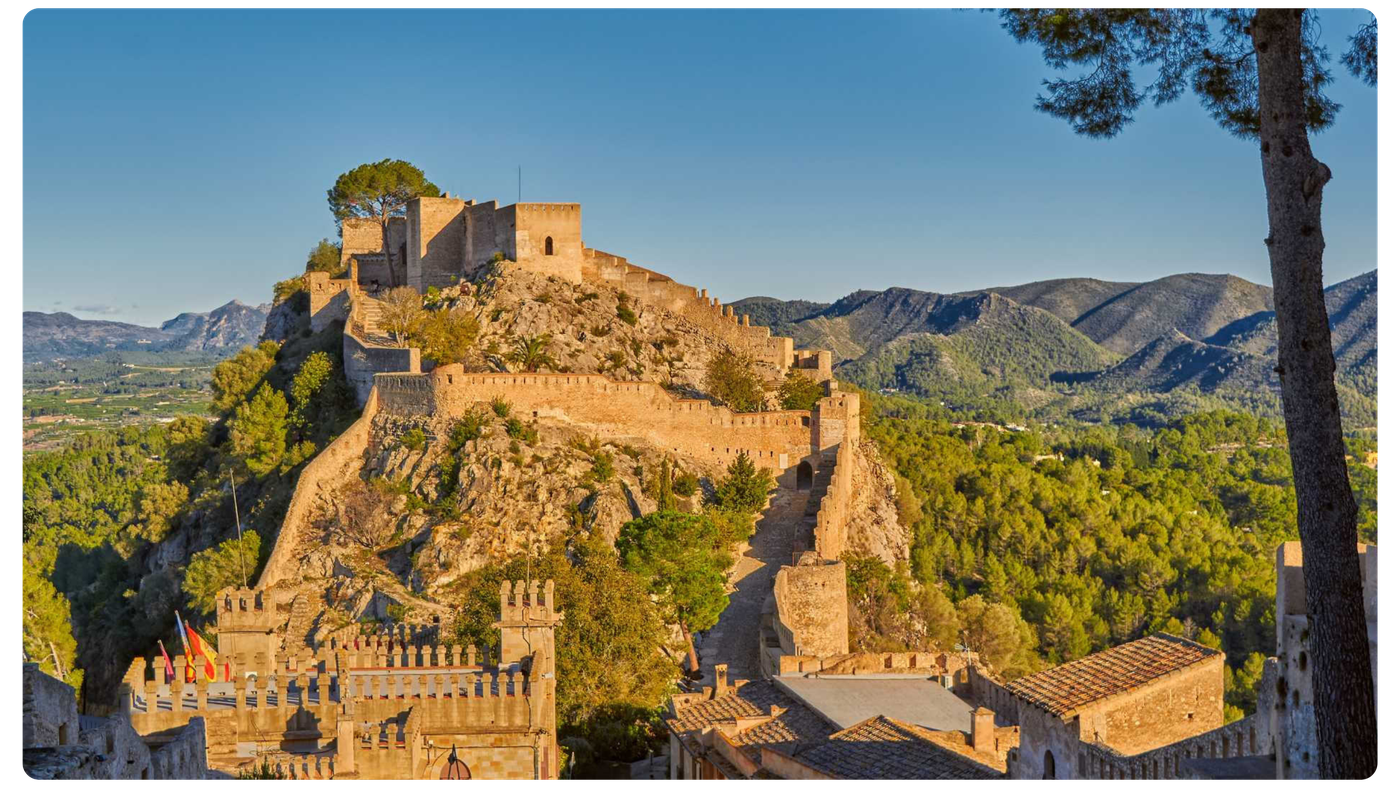 Castillo de Xàtiva, un impresionante monumento histórico en el interior de la Comunidad Valenciana.