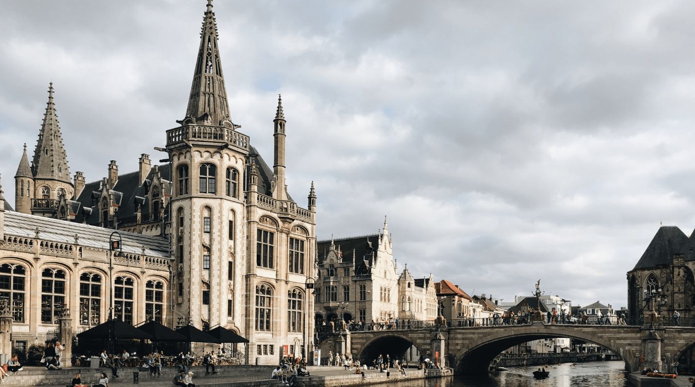 Vista de Gante, una parada ideal en una ruta en furgoneta camper por Bélgica.