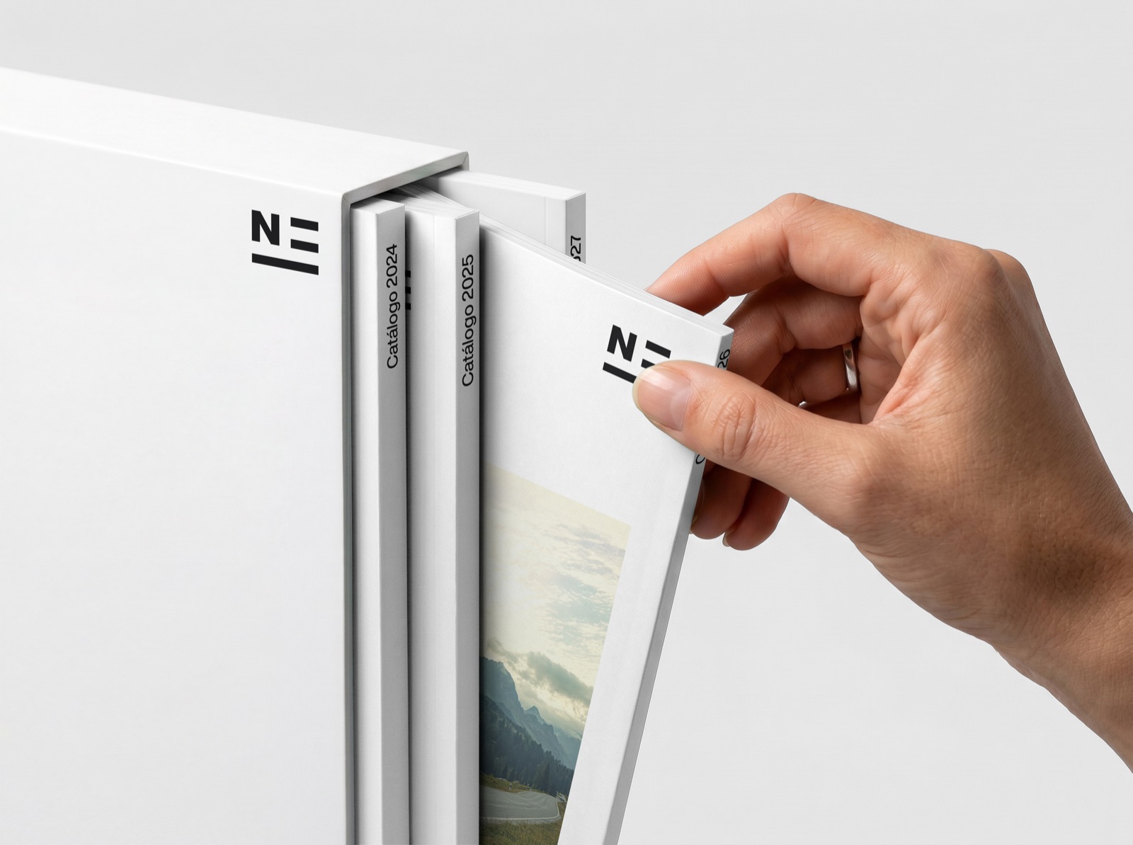 A collection of Nomade Nation catalogues